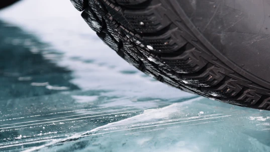 Winter tyres in extreme cold temperature on ice